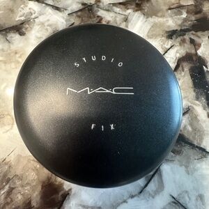 MAC Studio Fix Compact - original formula - NC25